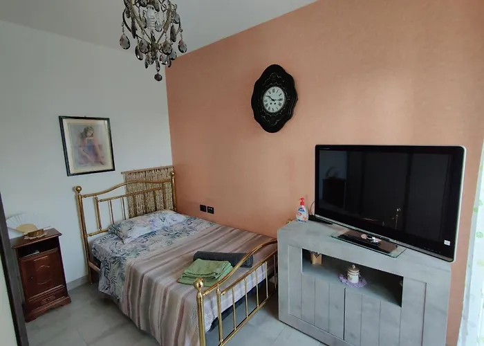 Casa Bruzio Bed & Breakfast 3*